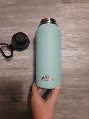 Hydrapeak 32 oz blue screw top water bottle